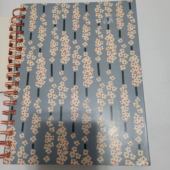 Andrews McMeel Posh Deluxe Organizer 17-Month 2022-2023 Monthly/Weekly Planner - Picture 5 of 16